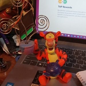 Tiger picture holder